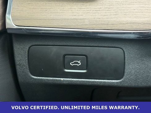Certified 2025 Volvo XC90 B6 Plus AWD/4WD image 19