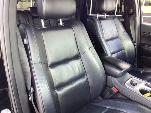 Used 2018 Jeep Grand Cherokee Limited AWD/4WD image 16