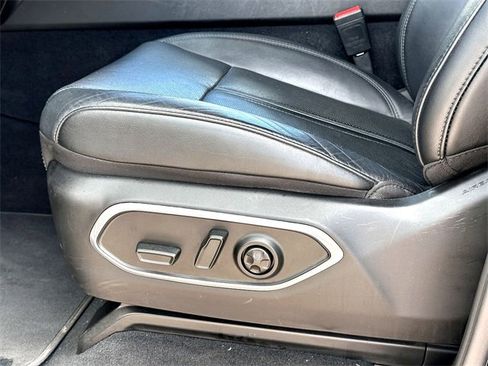 Used 2024 Jeep Wagoneer L Series II w/ Flexible Seating Group image 13