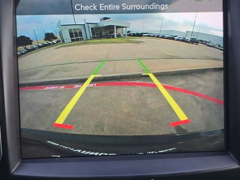 Used 2018 Maserati Levante Base image 17