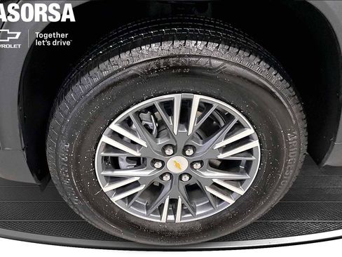 Certified 2026 Chevrolet Traverse LT w/ Driver Confidence Package FWD image 9