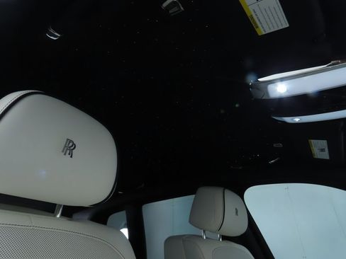 New 2026 Rolls-Royce Cullinan Black Badge image 19