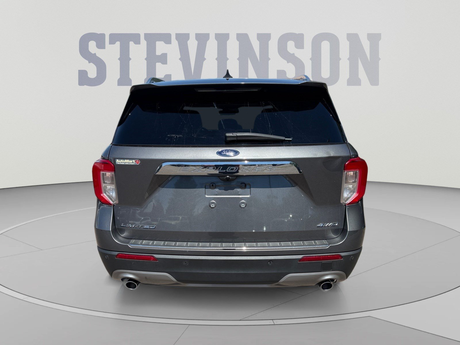 Used 2023 Ford Explorer Limited AWD/4WD image 4