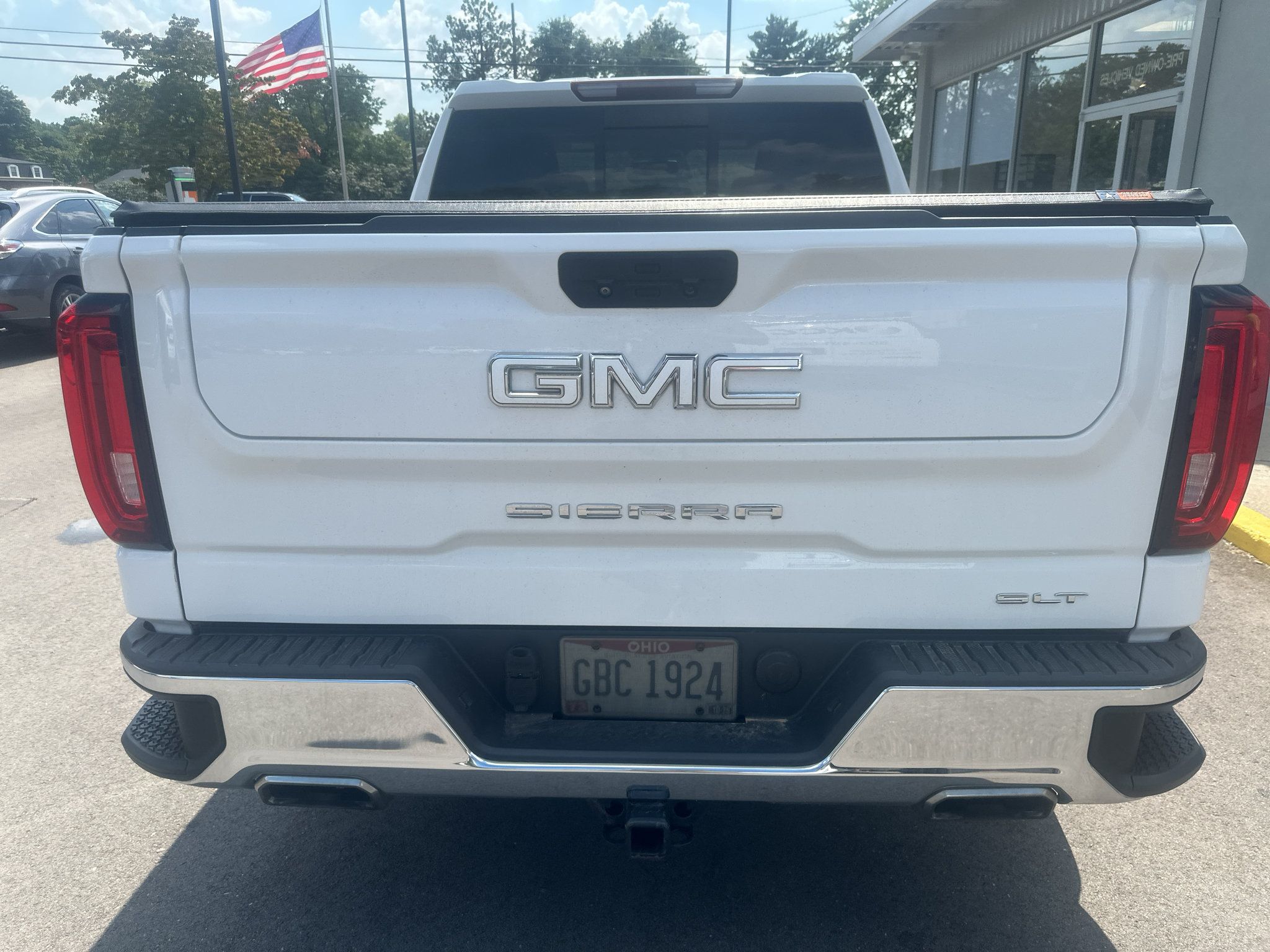Used 2019 GMC Sierra 1500 SLT w/ SLT Premium Package AWD/4WD image 6
