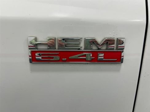 Used 2021 RAM 2500 Tradesman w/ Chrome Appearance Group image 8