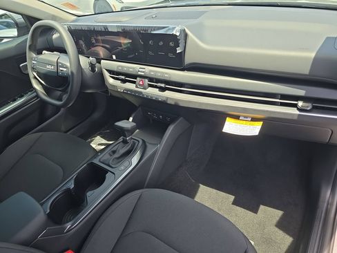 New 2026 Kia K4 FWD image 11
