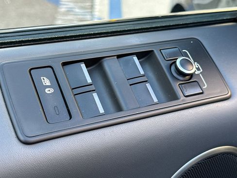 Used 2017 Land Rover Range Rover Sport HSE Dynamic image 11