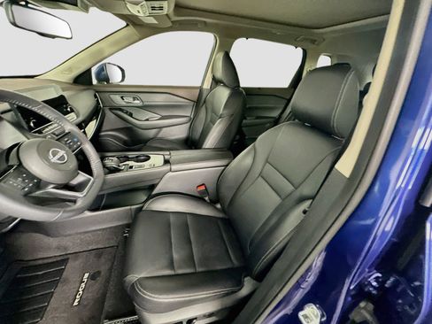 Used 2023 Nissan Rogue SL w/ SL Premium Package FWD image 13