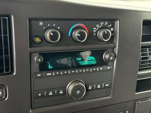 Used 2025 Chevrolet Express 3500 LT w/ LT Preferred Equipment Group RWD image 14