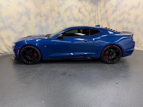 Used 2019 Chevrolet Camaro SS RWD image 3