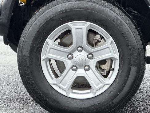 Used 2021 Jeep Wrangler Unlimited Sport image 31