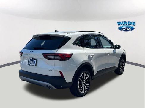 Used 2024 Ford Escape SE image 5