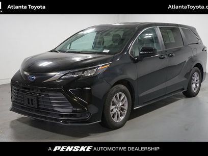Used 2024 Toyota Sienna LE