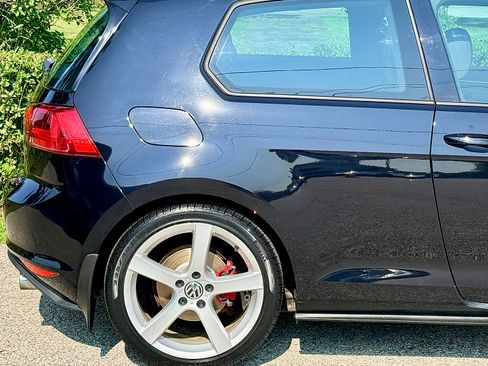 Used 2015 Volkswagen GTI SE w/ Lighting Package (SEL) FWD image 11