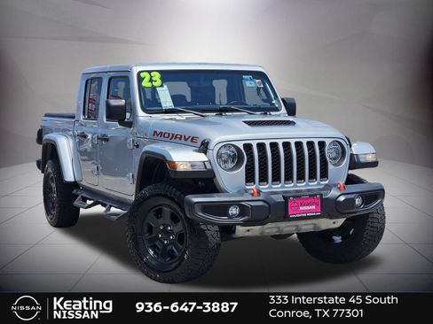 Used 2023 Jeep Gladiator Mojave w/ Cold Weather Group AWD/4WD image 3
