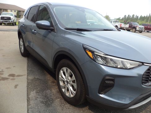 Used 2023 Ford Escape Active w/ Tech Pack #2 image 9