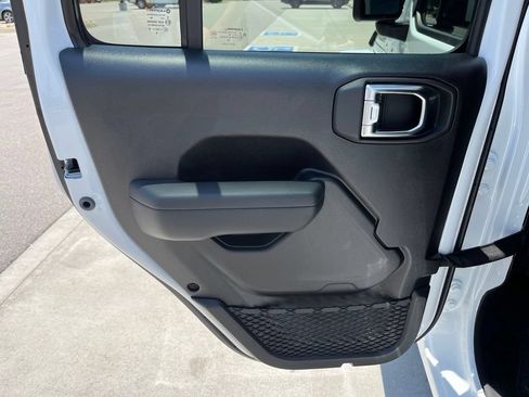 Used 2026 Jeep Wrangler Unlimited Sport AWD/4WD image 16