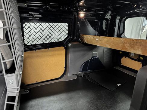 Used 2020 Ford Transit Connect XLT image 13