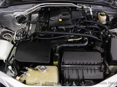 Used 2006 MAZDA MX-5 Miata Touring image 34