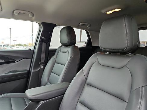 Used 2021 Chevrolet TrailBlazer LT w/ Premium Seating Package image 11