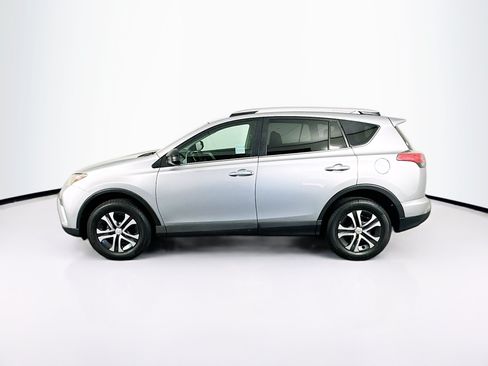 Used 2016 Toyota RAV4 LE FWD image 4