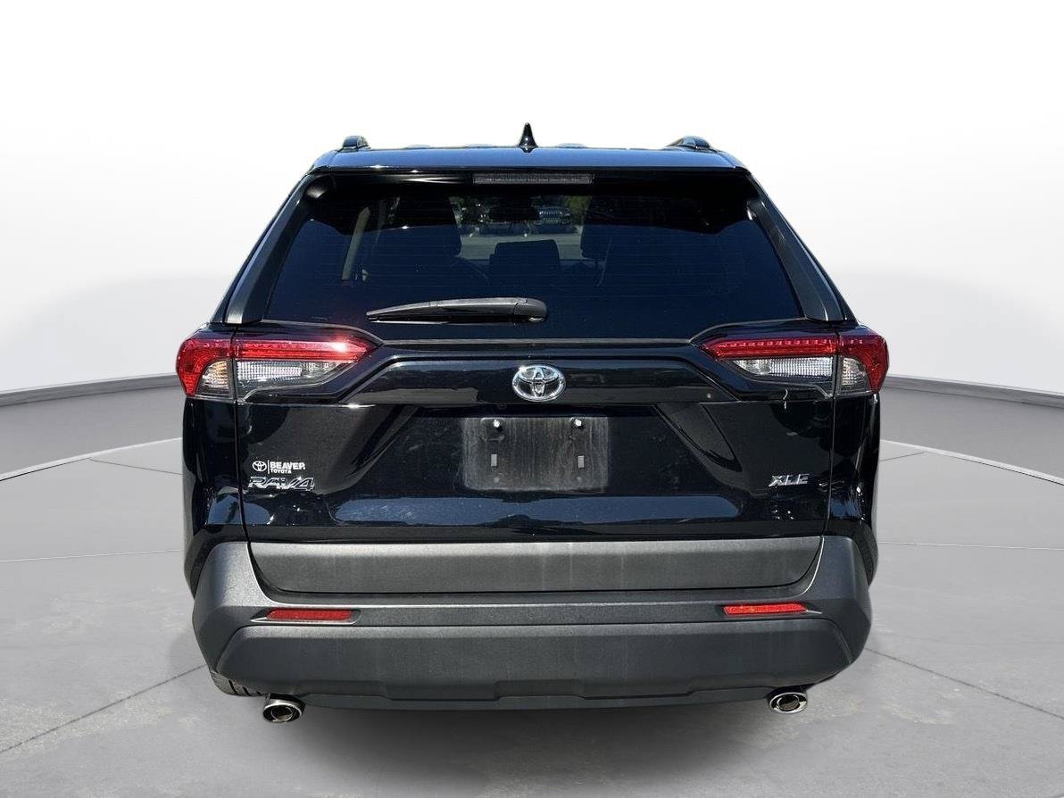 Used 2022 Toyota RAV4 XLE Premium FWD image 7