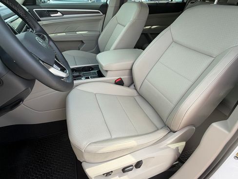 Certified 2023 Volkswagen Atlas SE FWD image 5