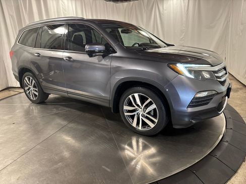 Used 2017 Honda Pilot Touring image 10