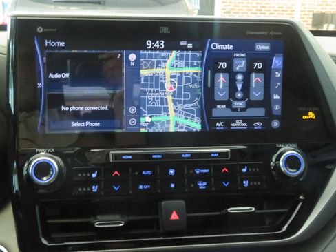 Used 2021 Toyota Highlander Platinum FWD image 44