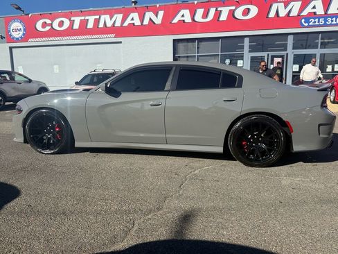 Used 2018 Dodge Charger R/T Scat Pack RWD image 9
