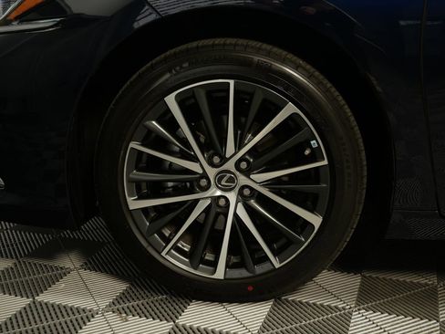 Used 2025 Lexus ES 350 w/ Premium Package FWD image 10