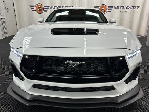 Used 2025 Ford Mustang GT RWD image 3