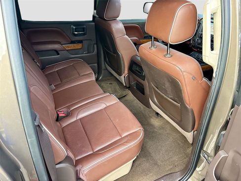 Used 2015 Chevrolet Silverado 1500 High Country w/ High Country Premium Package AWD/4WD image 28