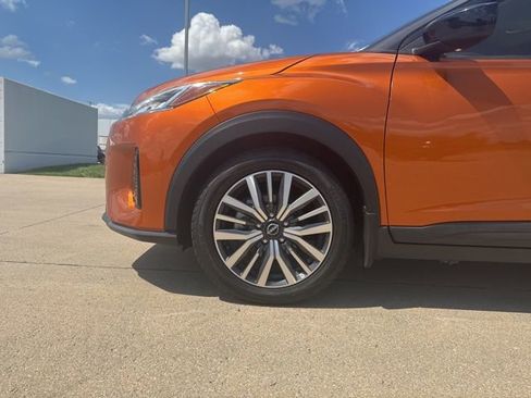 Used 2024 Nissan Kicks SV w/ Interior Electronics Package FWD image 12