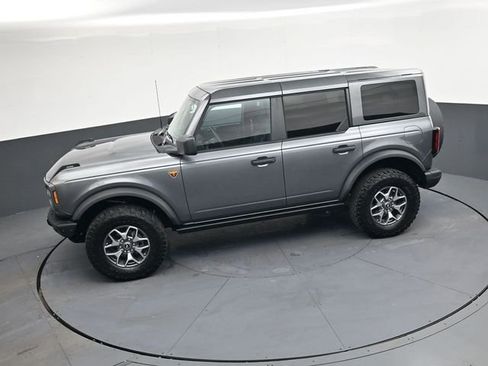 Used 2025 Ford Bronco Badlands image 28