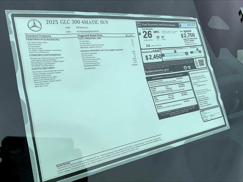 Used 2025 Mercedes-Benz GLC 300 4MATIC image 17