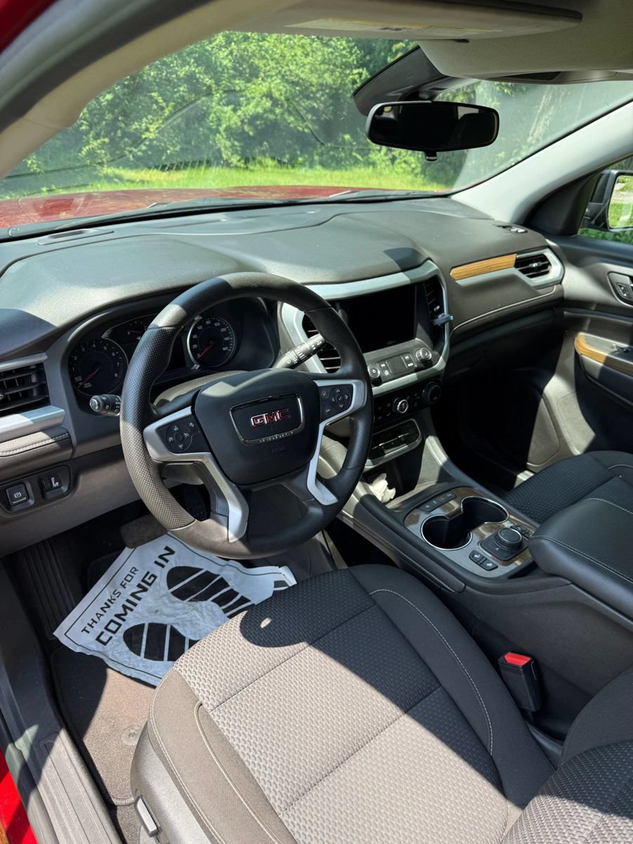 Used 2021 GMC Acadia SLE w/ Driver Convenience Package FWD image 10