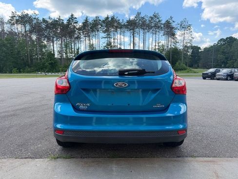 Used 2013 Ford Focus SE w/ SE Winter Pkg FWD image 5