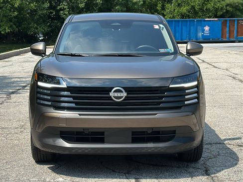 Used 2025 Nissan Kicks SV FWD image 3