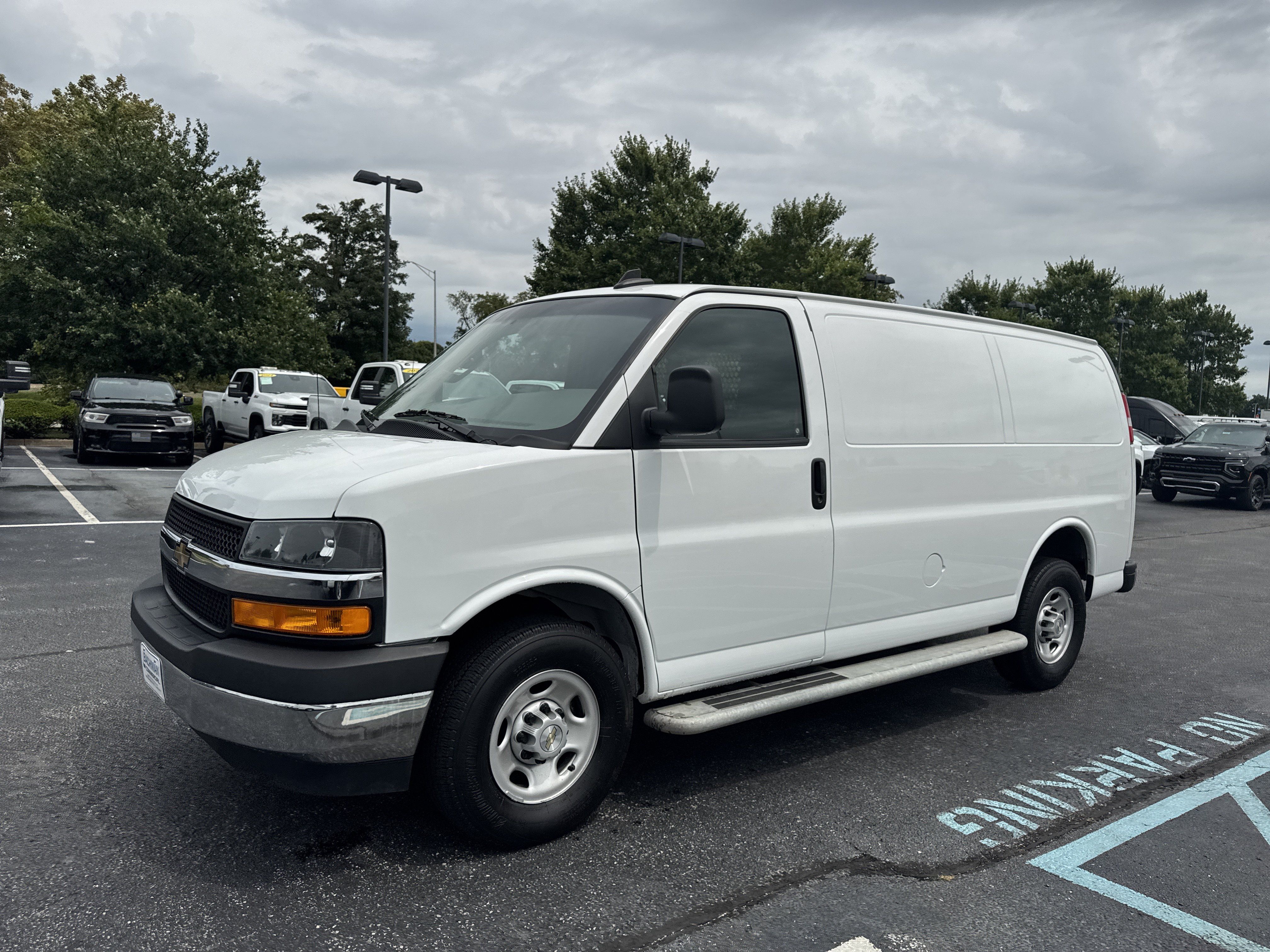 Used 2024 Chevrolet Express 2500 w/ Driver Convenience Package RWD image 15