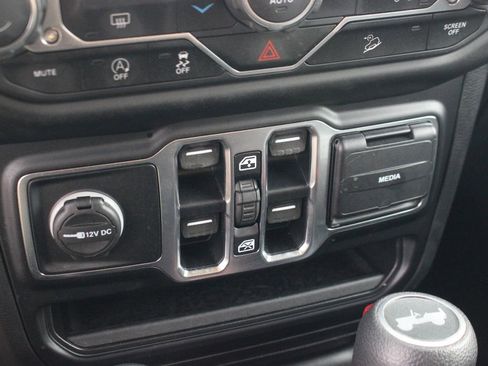 Used 2020 Jeep Wrangler Unlimited Sport image 25