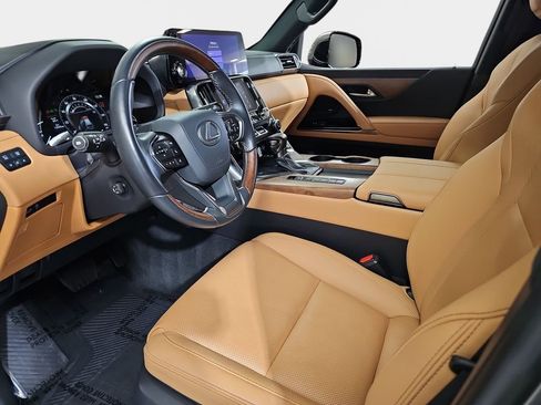 Certified 2024 Lexus LX 600 4WD w/ Luxury Package image 16
