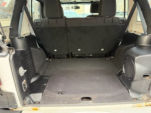 Used 2013 Jeep Wrangler Unlimited Sahara w/ Max Tow Pkg AWD/4WD image 4