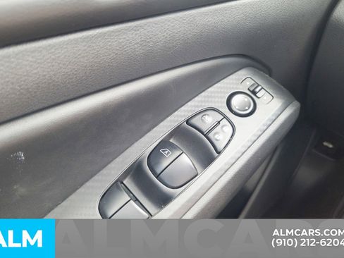 Used 2025 Nissan Altima 2.5 SV FWD image 35