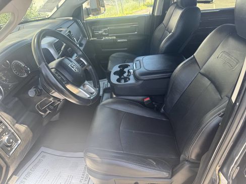 Used 2018 RAM 2500 Laramie image 9