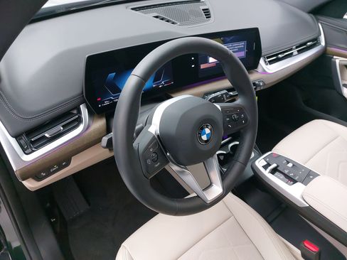Used 2025 BMW X1 xDrive28i w/ Convenience Package AWD/4WD image 4