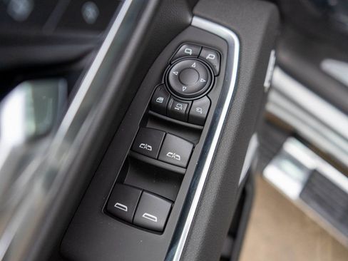 New 2026 GMC Sierra 2500 SLT w/ SLT Convenience Package image 18