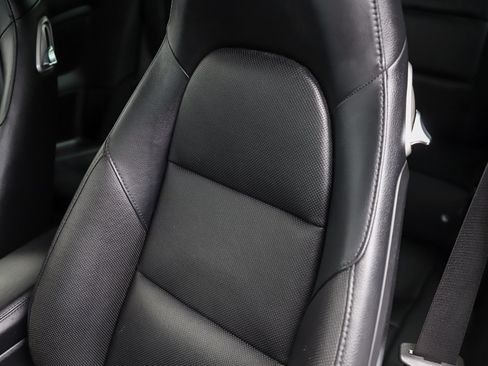 Used 2018 Porsche 911 Carrera RWD image 37