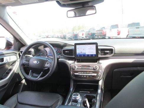 Used 2023 Ford Explorer XLT w/ Equipment Group 202A image 25