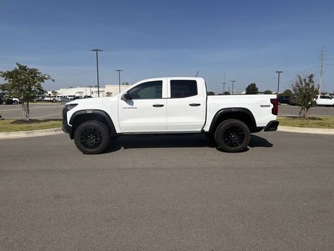 Used 2026 Chevrolet Colorado Trail Boss AWD/4WD image 2